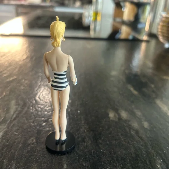 1994 Hallmark Keepsake Ornament "Debut - 1959" First in “Barbie” Series - Picture 10 of 12
